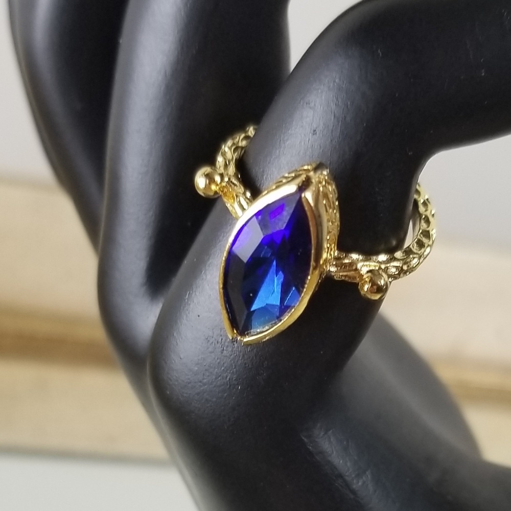 Blue royal blue rhinestone gemstone bijeweled ring